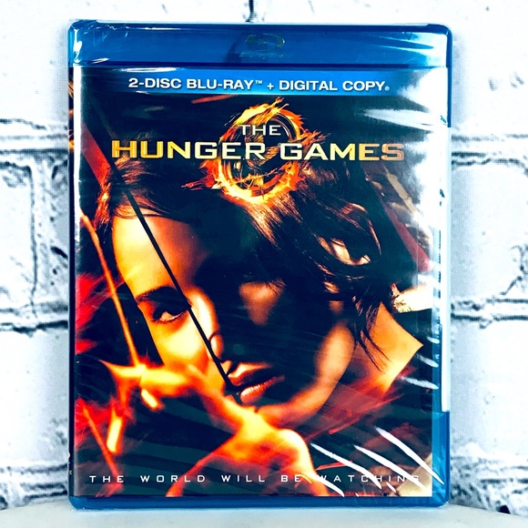 Universal Media The Hunger Games The World Will Be Watching 2 Disc Bluray Digital Copy Movie
